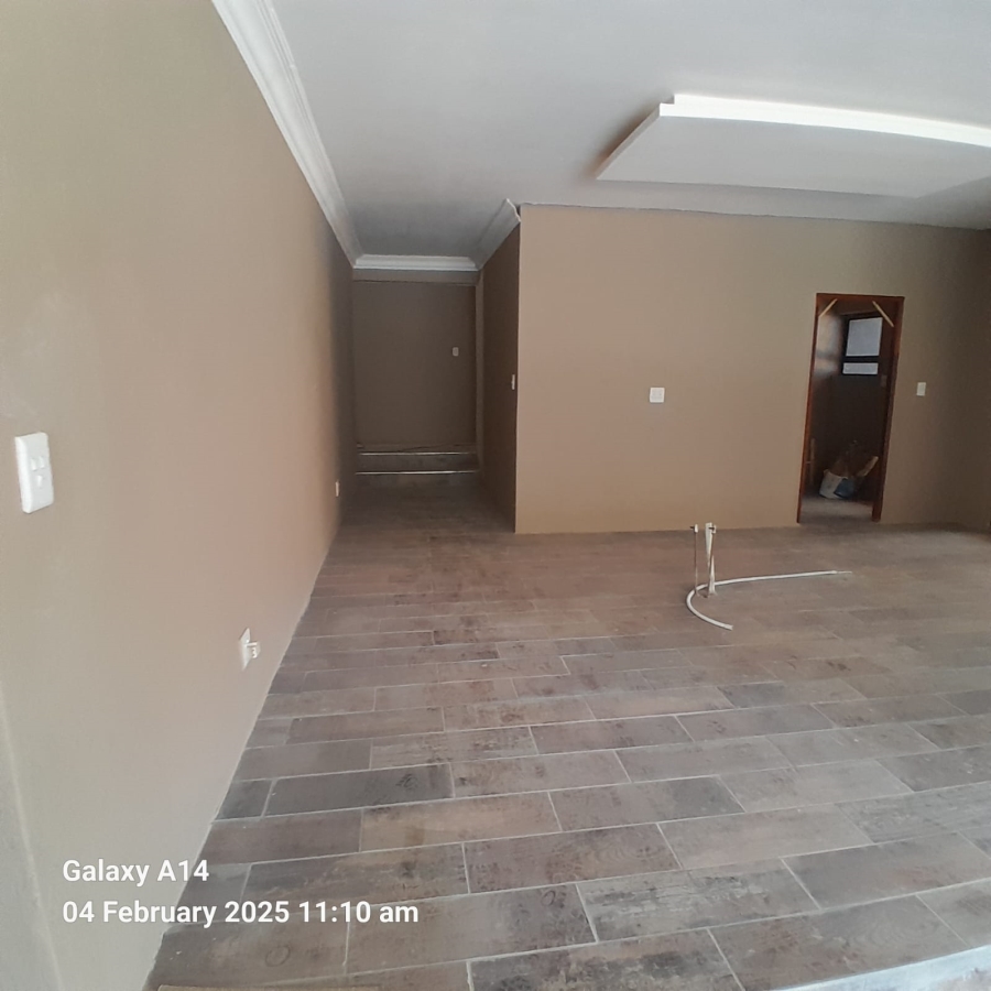5 Bedroom Property for Sale in Buffelspoort Eco Estate North West